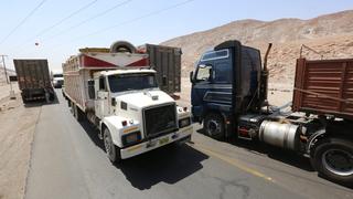 Tránsito libre en la carretera de Arequipa y transportistas dicen que es tregua (VIDEO)