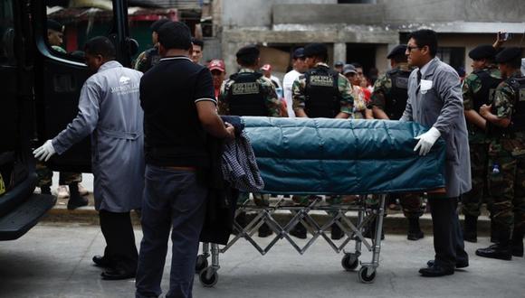 El gerente del Hospital Nacional Guillermo Almenara, Jorge Enrique Amoros, detalló que esta tarde perdió la vida un menor de tres años y en la noche falleció una mujer de 52 años. (Foto: Joel Alonzo - GEC)