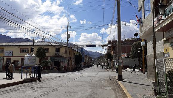 Coronavirus afecta hasta el sentido patrio en Huancavelica