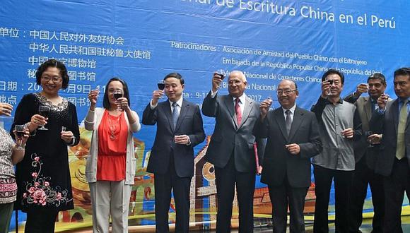 ​La Biblioteca Nacional ofrece exposición sobre la escritura china en el Perú