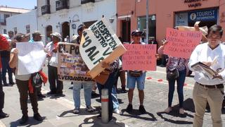 Arequipa: Protestan durante entrega de credenciales a electas autoridades de Arequipa e Islay (EN VIVO)