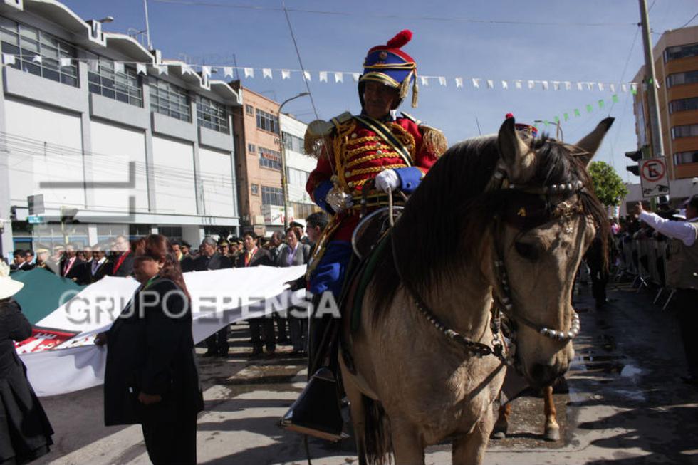 "Húsares bamba" escoltan a Presidente Regional de Junín 