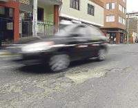 Lima debe reparar baches de avenida Canevaro