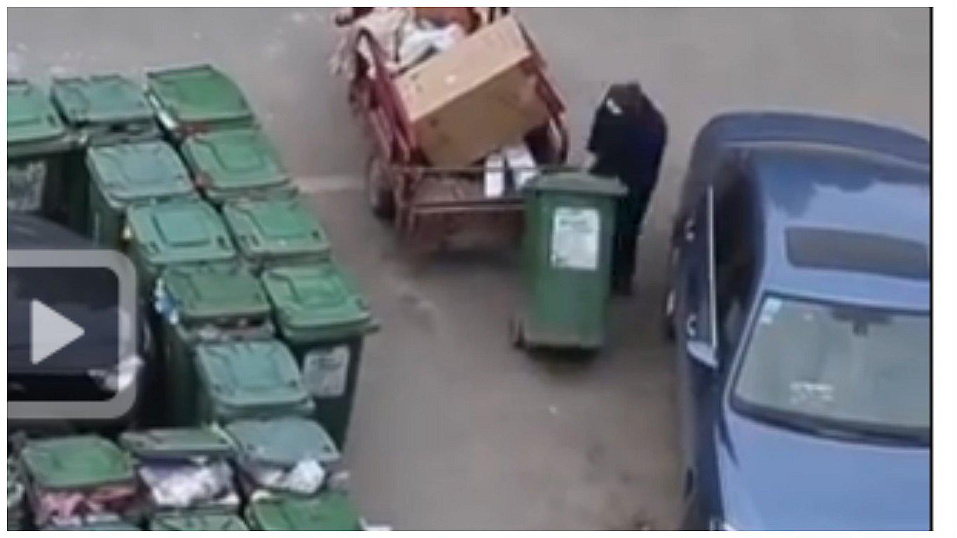  La venganza de un barrendero a un auto mal estacionado (VIDEO)