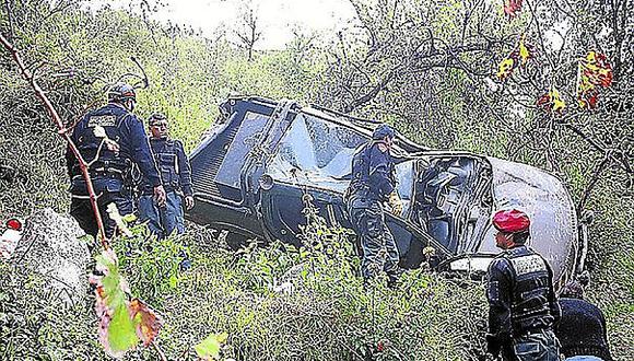 Huarochirí: ​Un muerto y dos heridos deja volcadura de una camioneta al abismo