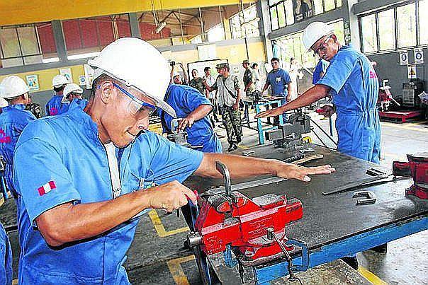 El subempleo en Lima sigue en aumento, con caída de 2.5% en el trabajo formal