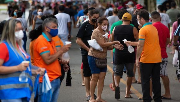 El aumento de casos de coronavirus en América del Sur y Central en la primera mitad de 2021 es "inquietante", asegura la OPS. (Foto: Michael DANTAS / AFP)