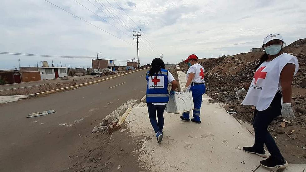 ​Voluntarios solidarios que alimentan a personas más necesitadas(VIDEO)