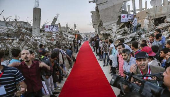 Festival de cine con alfombra roja entre los escombros y la destrucción de Gaza