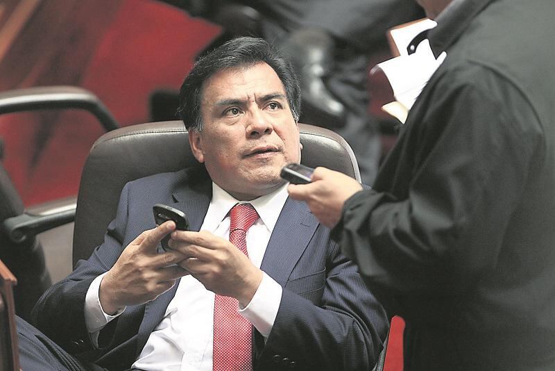 Proyecto de ley sanciona con cárcel la difusión de conversaciones privadas