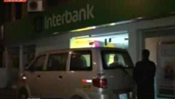 Policía frustra robo de cajero automático en Surco
