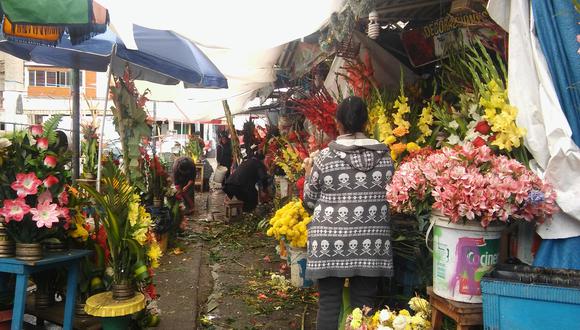 ​Flores que llegan de Lima a Huancayo empiezan a escasear (VIDEO)