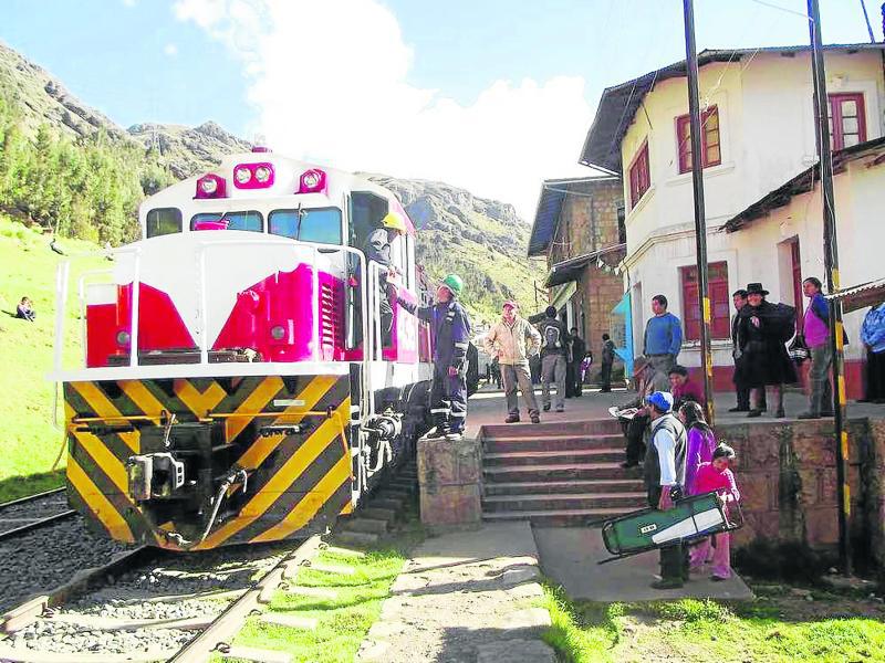 Dos locomotoras para "tren macho" llegarán dentro de 15 días a Huancavelica