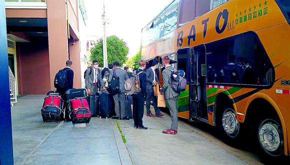 ​37 extranjeros viajan de Huancayo a Lima por acuerdos con embajadas