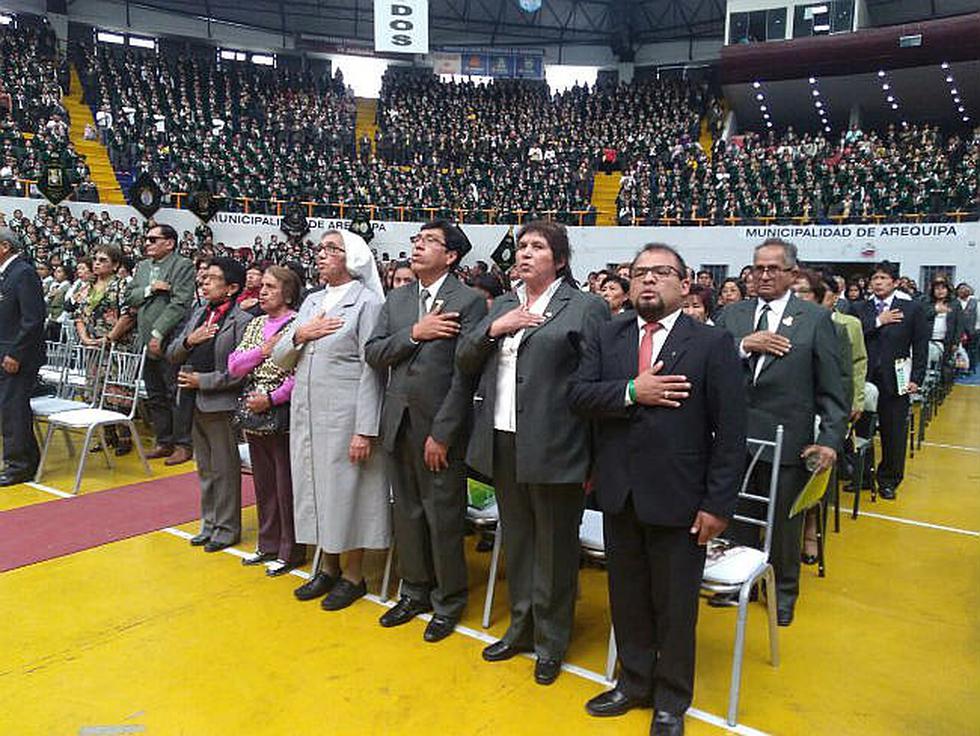 Miles de estudiantes de CIRCA en misa por 100 años del nacimiento del padre Carlos Pozzo (FOTOS)