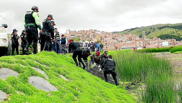 Encuentran cadáver de joven en orillas del lago Titicaca