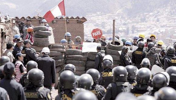 Desalojo se convierte en batalla campal en Cusco