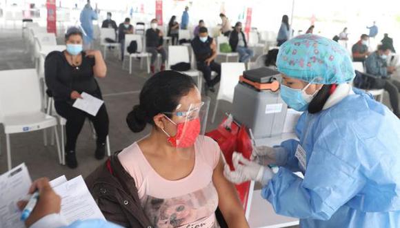 El total de ciudadanos inoculados con dos dosis es de 22′242.540, informó el Ministerio de Salud (Minsa). (Foto: Andina)