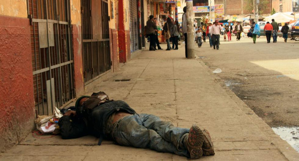 Borrachos, basura y orates en las calles luego de celebraciones de Año