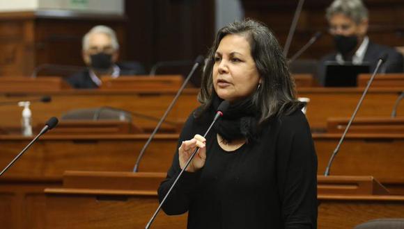 Rocío Silva Santisteban se enfrentó a varios de sus colegas que aprobaron la vacancia de Martín Vizcarra. (Foto: Congreso)