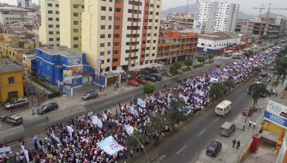 ​Realizan marcha por la paz en Lima, tras atentados en París