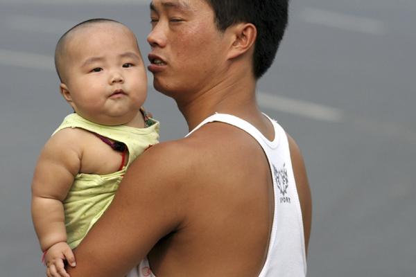 Los chinos crecen un poco pero engordan mucho, según estudio 