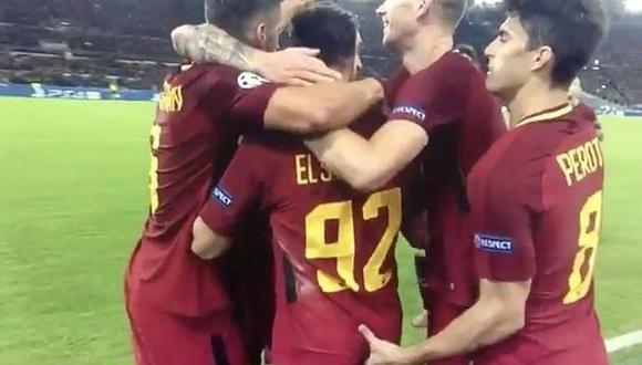 Este atrevido festejo entre jugadores de la Roma causó conmoción en la Champions League (VIDEO)