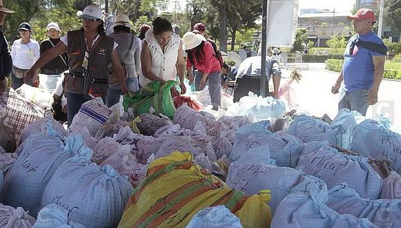 Friaje: 15 mil kilos de ropa para pobladores de zonas altas
