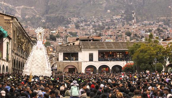 Turismo nacional es que ellegó a Ayacucho en fiesta religiosa