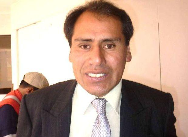 Alcalde de Carabaya usa abreviatura "Ing" sin tener título de ingeniero