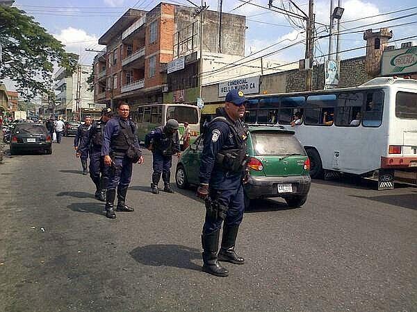 Venezuela: ONG denuncia al menos 23 presos muertos y 14 policías heridos en cárcel