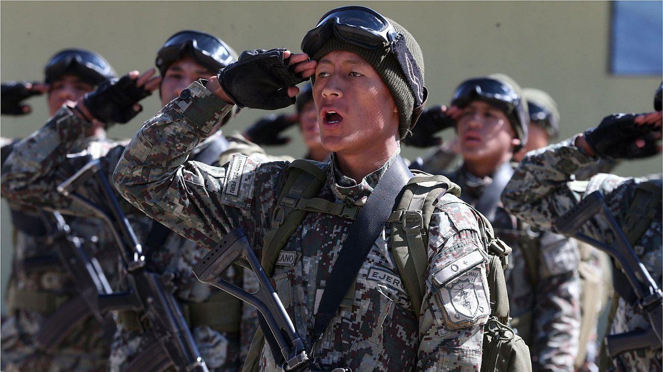 Retorno del servicio militar obligatorio es propuesto en el Congreso