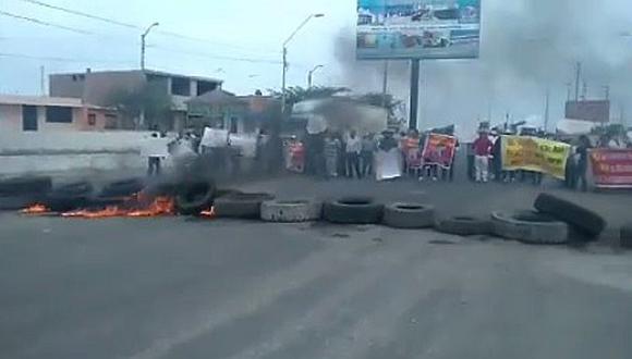 Trujillo: Pobladores toman autopista a Huanchaco (Vídeo) 