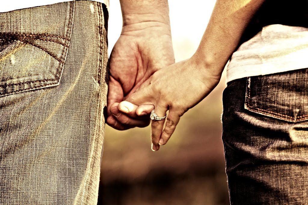 ¿Bonnie y Clyde?: Pareja de novios adolescentes fuga de casa y se dedica a robar autos