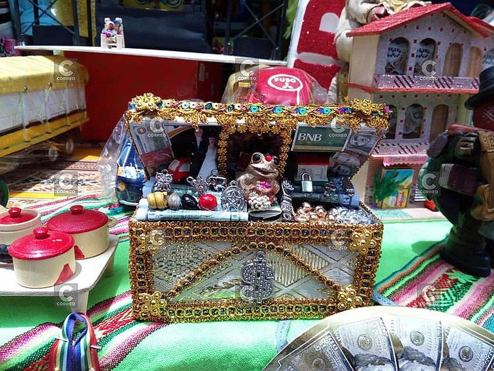 Baños de florecimientos desde 15 soles en estadio Melgar (FOTOS y VIDEO)