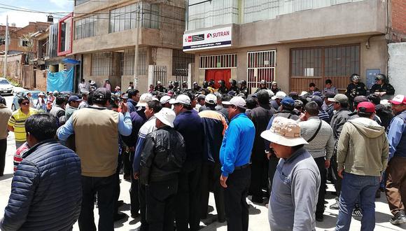 Transportista de la zona sur de Puno protestaron por fotopapeletas en Sutran