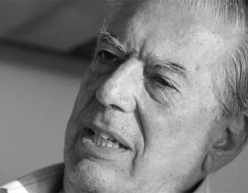 Los cachorros de Vargas Llosa con fotografías