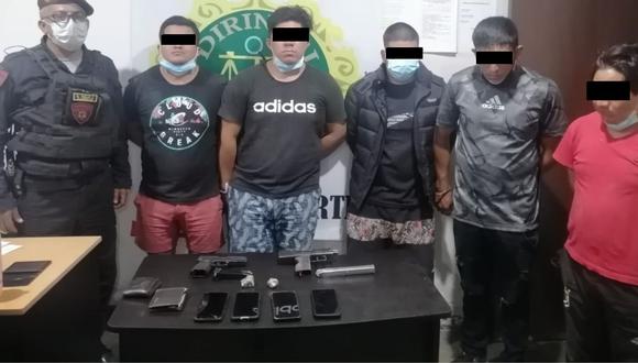 Agentes de la Unidad de Emergencia de Trujillo y la División General de Inteligencia capturaron a cinco hombres e incautaron armas. (Foto: PNP)