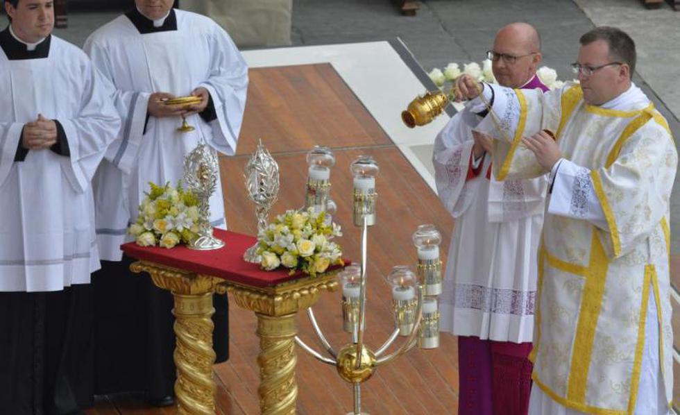 Juan Pablo II y Juan XXIII fueron proclamados santos (FOTOS)