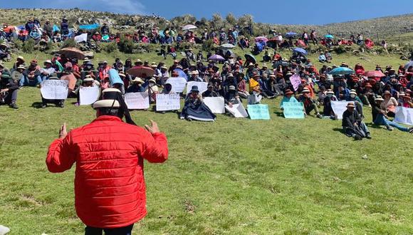 Comunidad de Chila cuestionó a la comitiva del Estado que llegó ayer a Pumamarca para instalar una mesa de diálogo. (Foto: El Comercio)