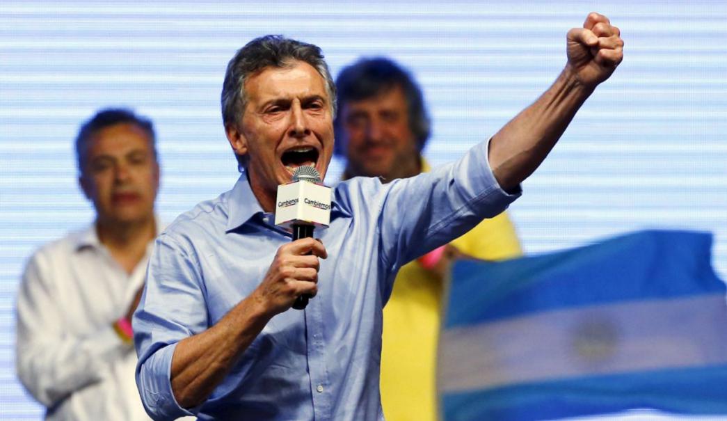 Argentina: Conservador Mauricio Macri anuncia una nueva era al ganar la presidencia