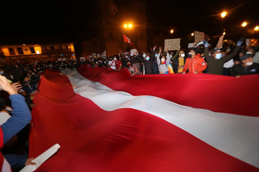Cusqueños salieron a las calles con la bandera peruana (Juan Carlos Sequeiros/ @photo.gec)
