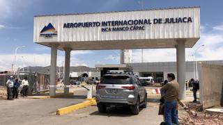 Juliaca: Vándalos intentan tomar otra vez el aeropuerto y se enfrentan con policías