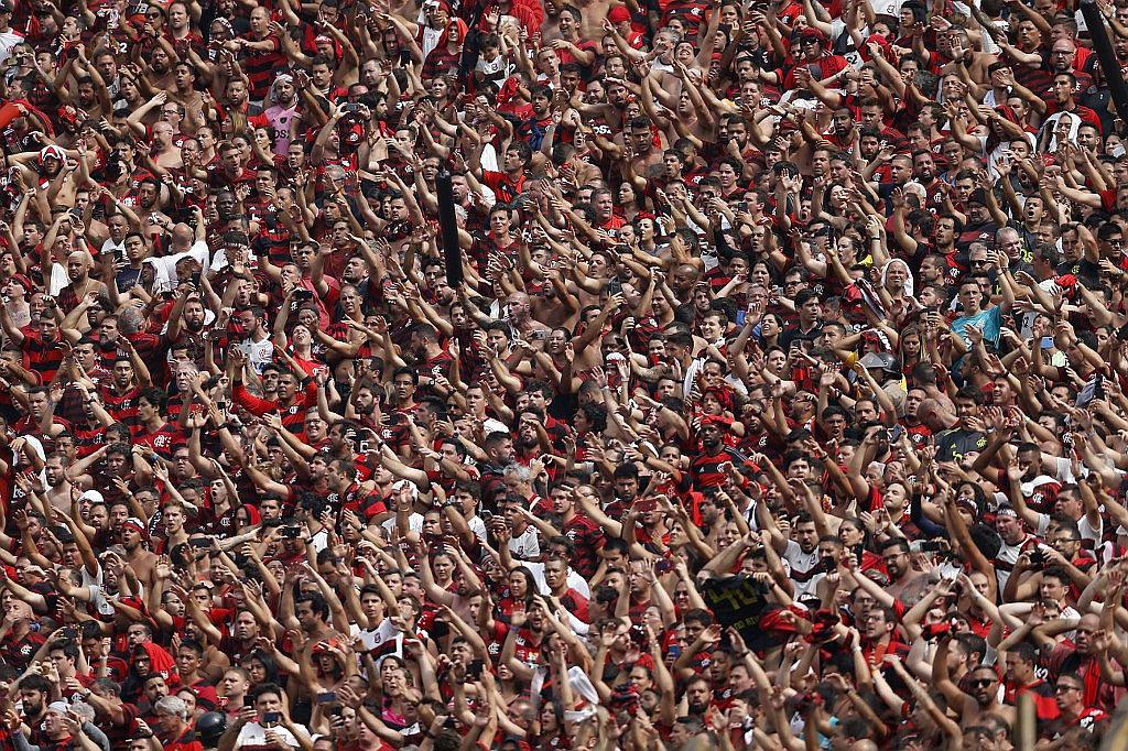 Copa Libertadores 2019: PNP decomisó banderolas a hinchas en previa del River Plate vs. Flamengo