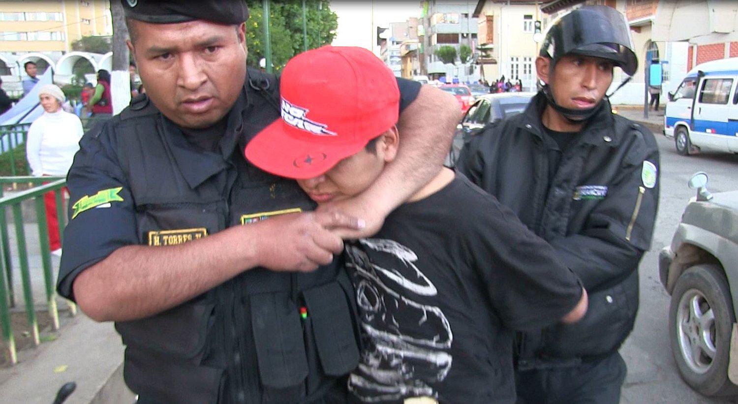 Tras persecución atrapan a ladrón que robó bicicleta a lustrador (VIDEO)