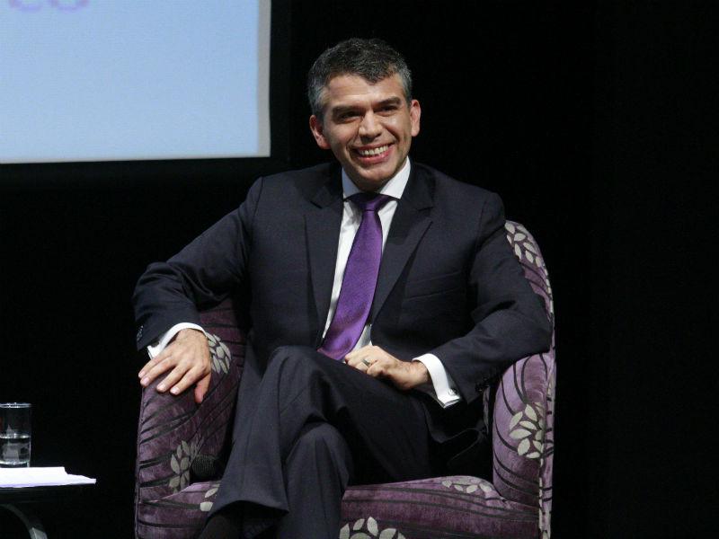 Julio Guzmán supera a Alan García en encuesta adelantan