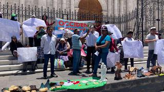 Arequipa: Artesanos piden trato directo con el IPD para alquiler de stands por campaña navideña (VIDEO)