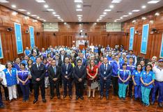 Hospital Perú reconoció a los trabajadores con más años de servicio en el marco de su 17 aniversario