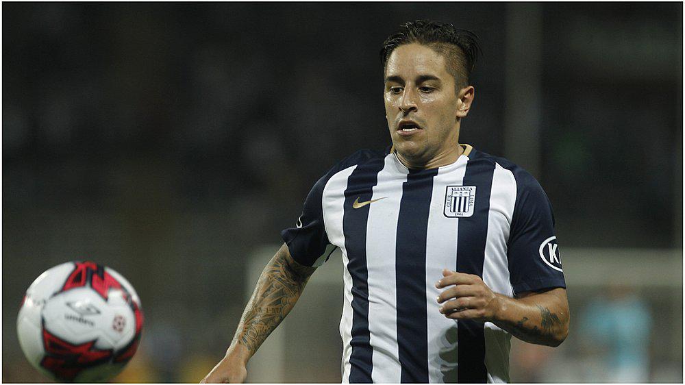 ​Error de Patrick Zubzuck terminó en golazo de Alianza Lima (VIDEO)