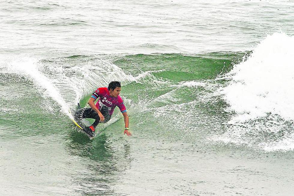 "El Dropknee es la forma más difícil de correr una ola"